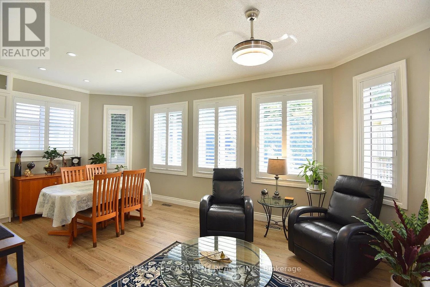 241 SILVERBIRCH BOULEVARD