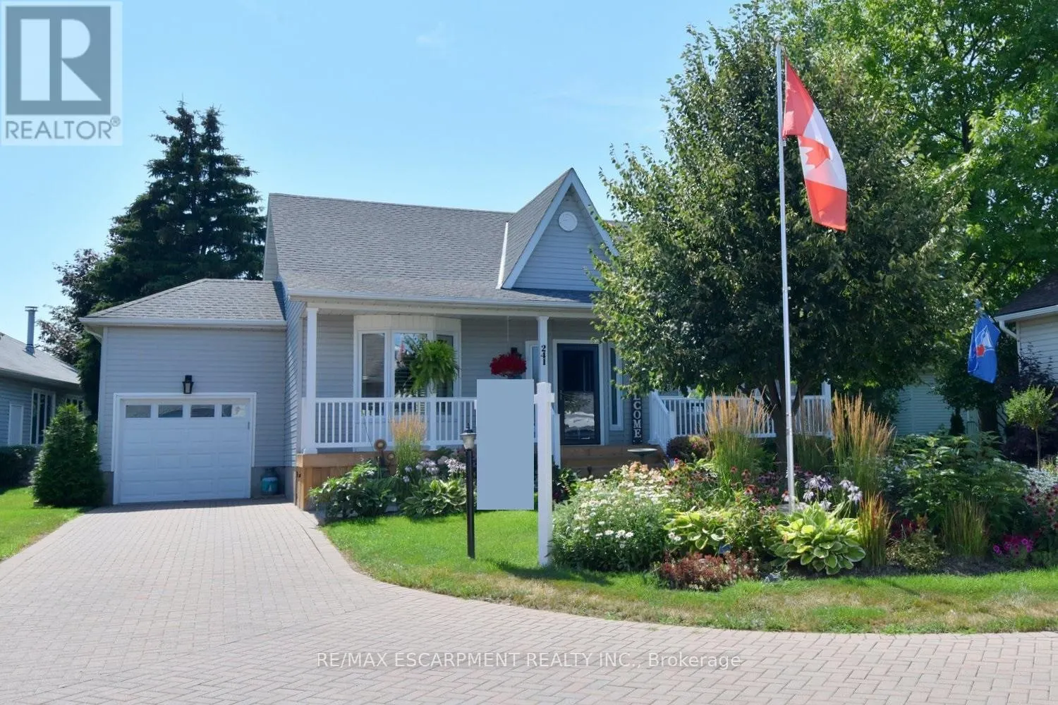 241 SILVERBIRCH BOULEVARD