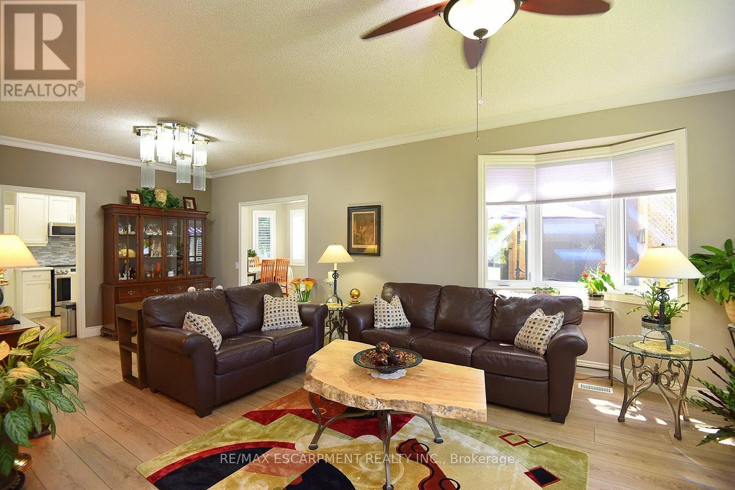 241 SILVERBIRCH BOULEVARD