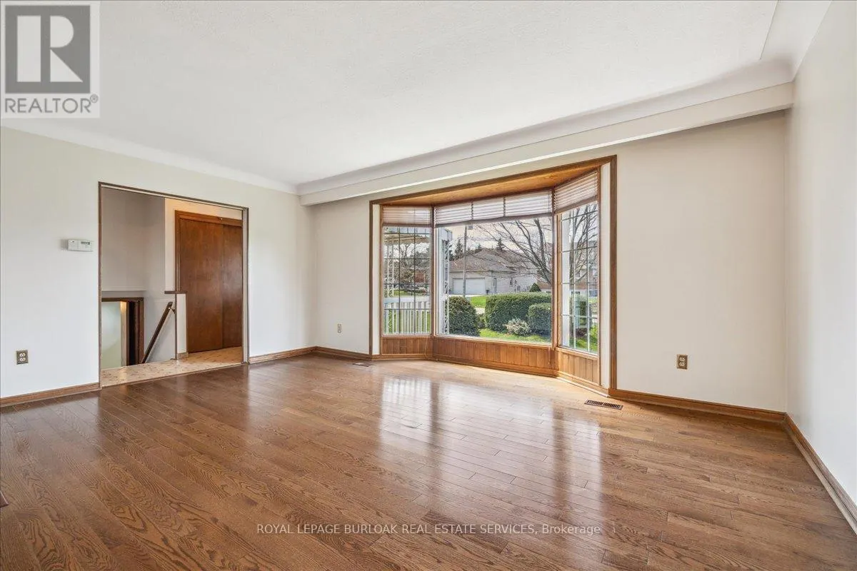 1 WESTVIEW CRESCENT