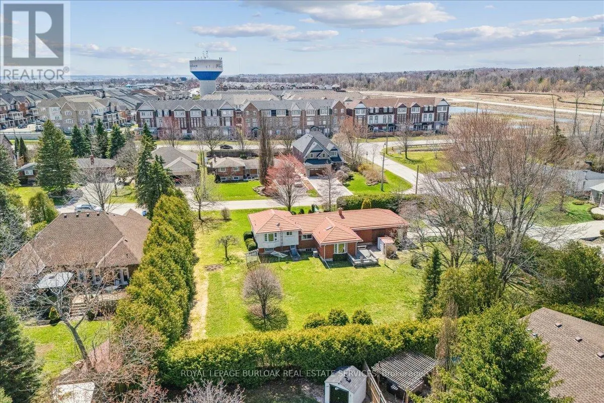 1 WESTVIEW CRESCENT