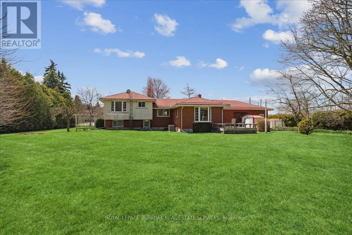 1 WESTVIEW CRESCENT