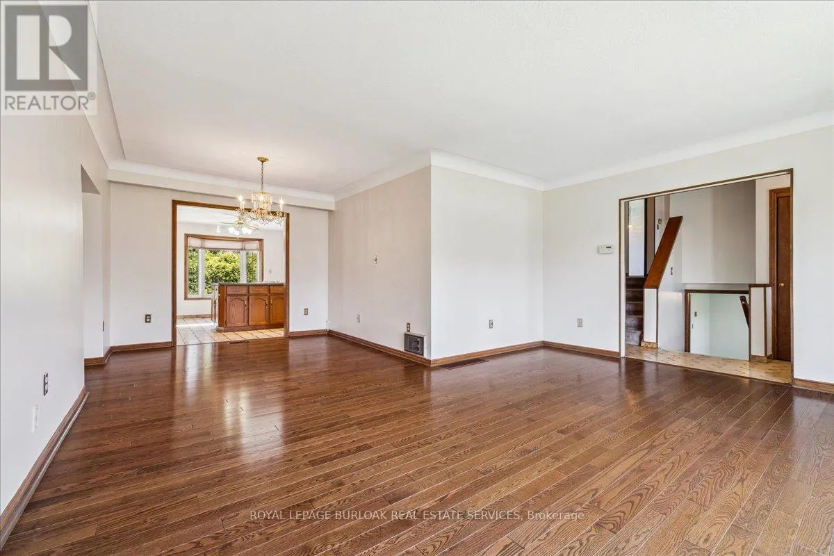 1 WESTVIEW CRESCENT