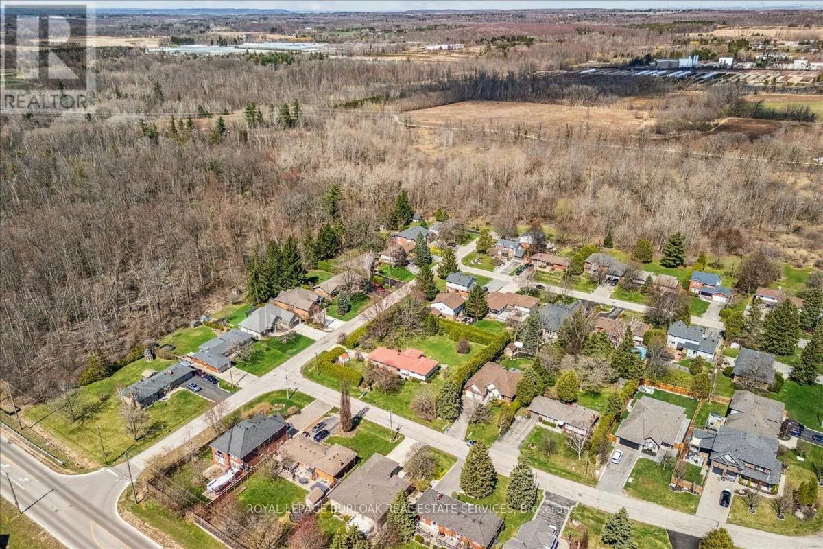 1 WESTVIEW CRESCENT