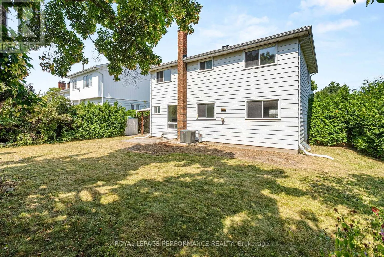 33 WOODVIEW CRESCENT