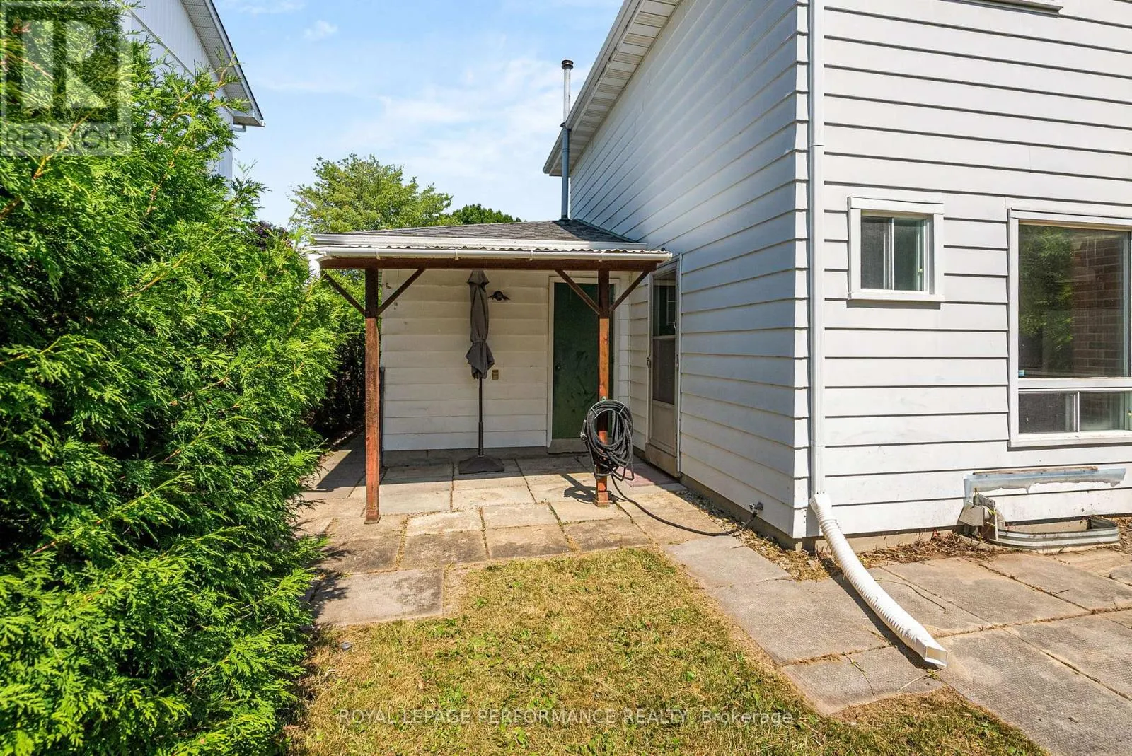 33 WOODVIEW CRESCENT