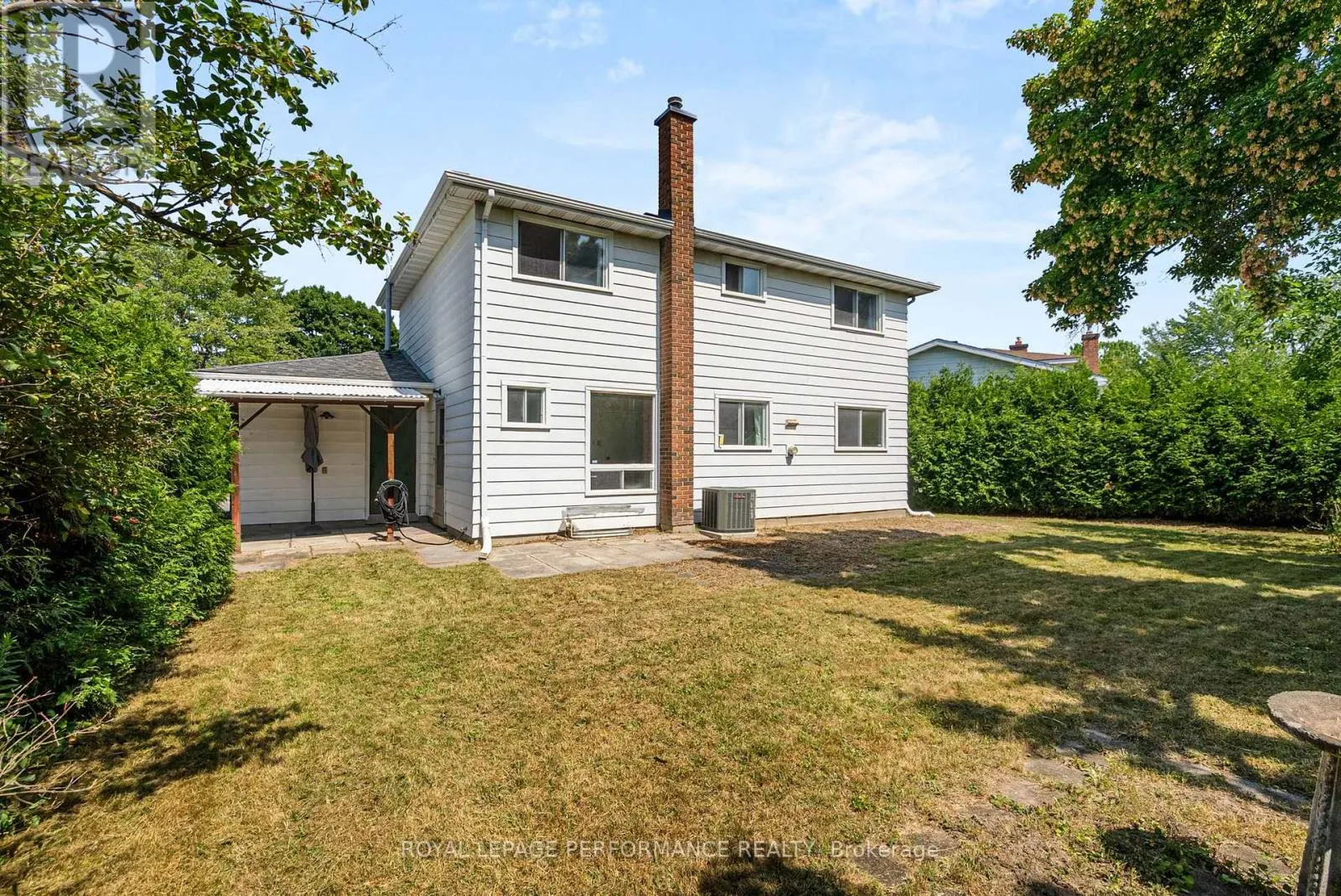 33 WOODVIEW CRESCENT