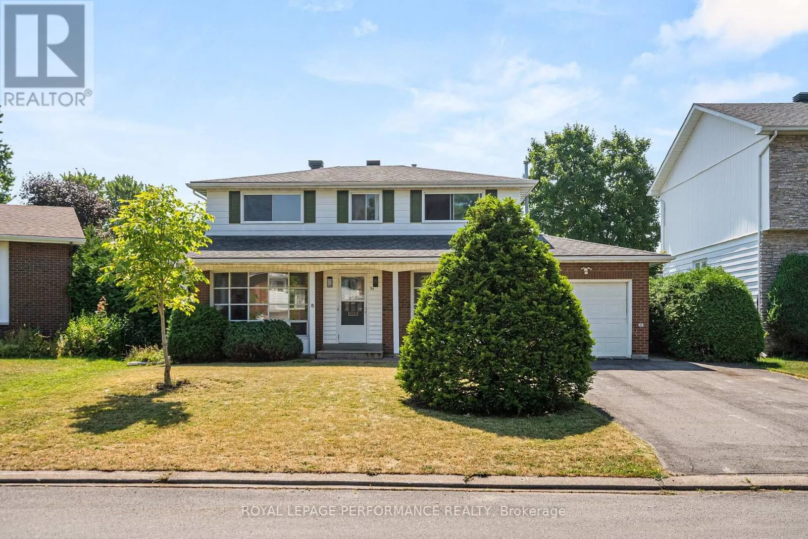 33 WOODVIEW CRESCENT