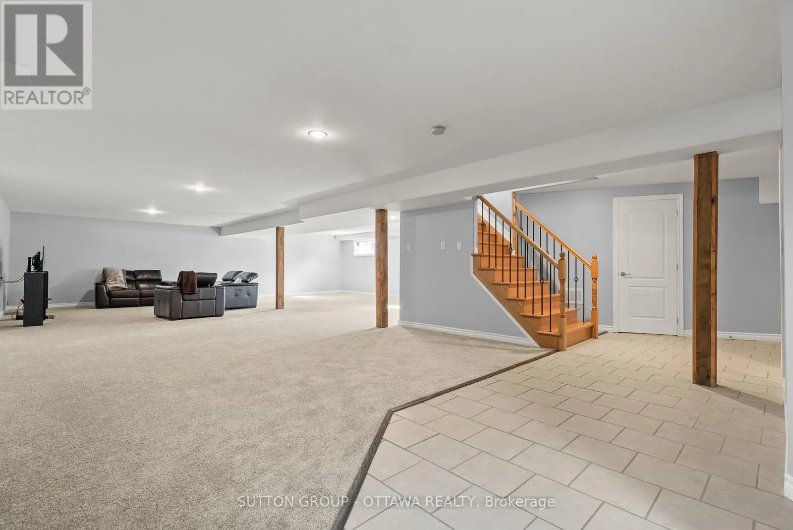 1528 BACK PLACE AVENUE