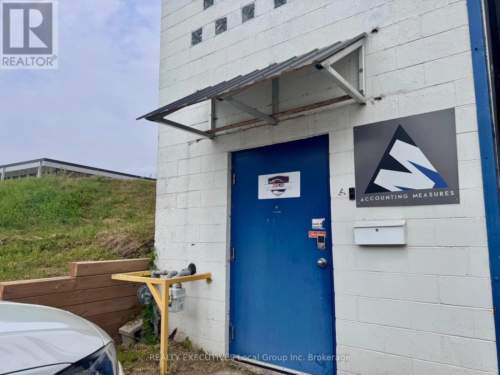 3 - 1630 MAIN STREET W, #3