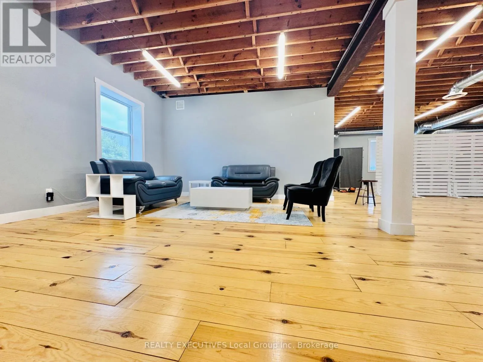 3 - 1630 MAIN STREET W, #3