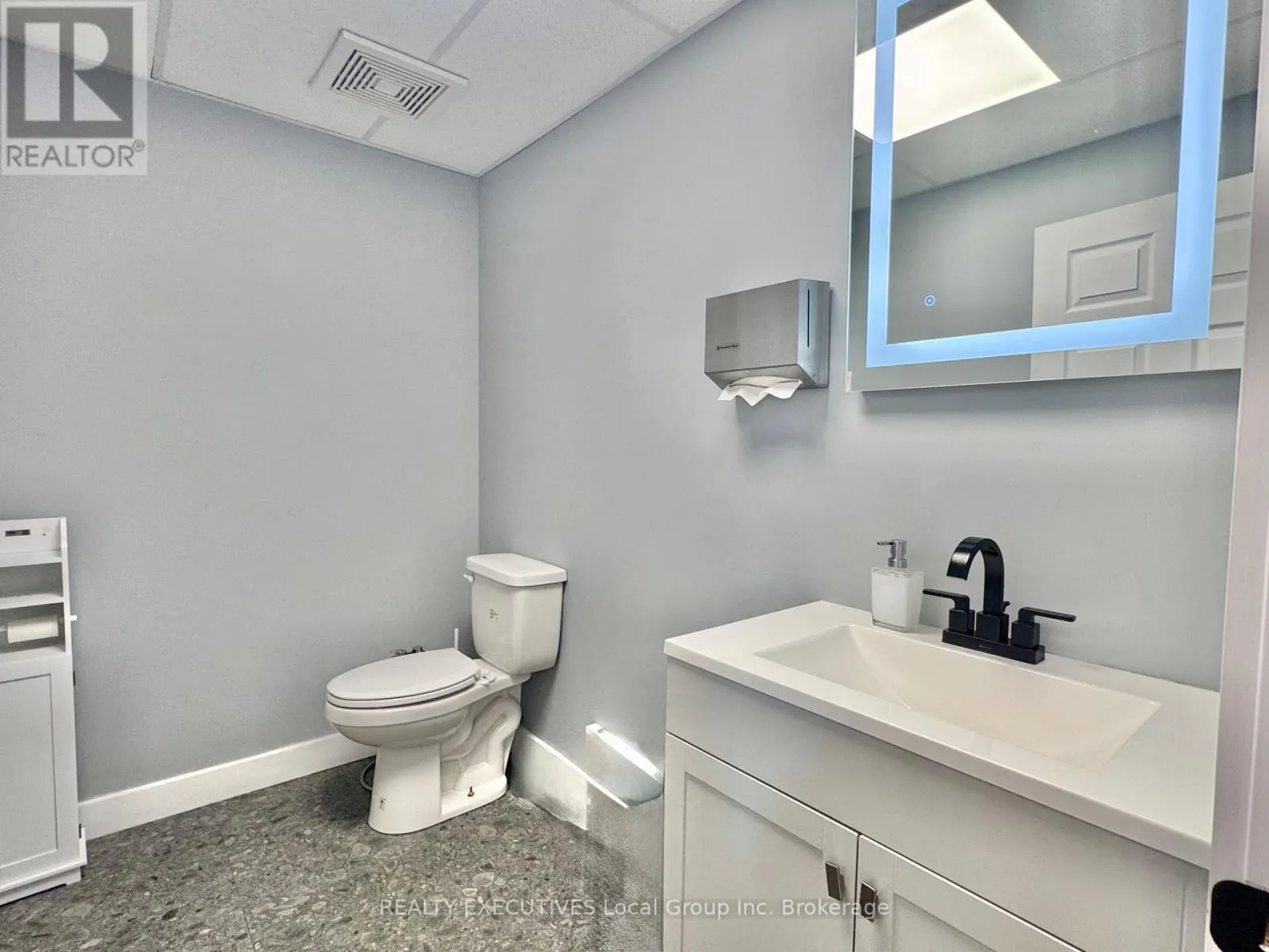 3 - 1630 MAIN STREET W, #3