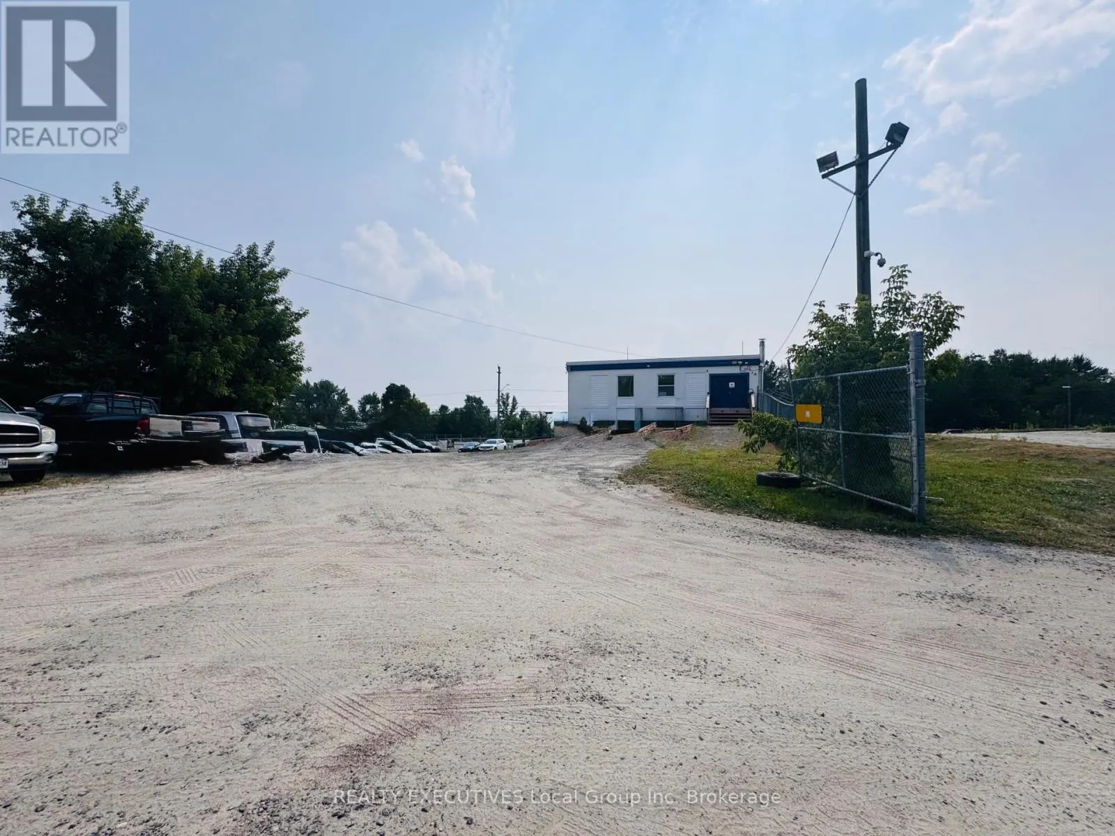 3 - 1630 MAIN STREET W, #3