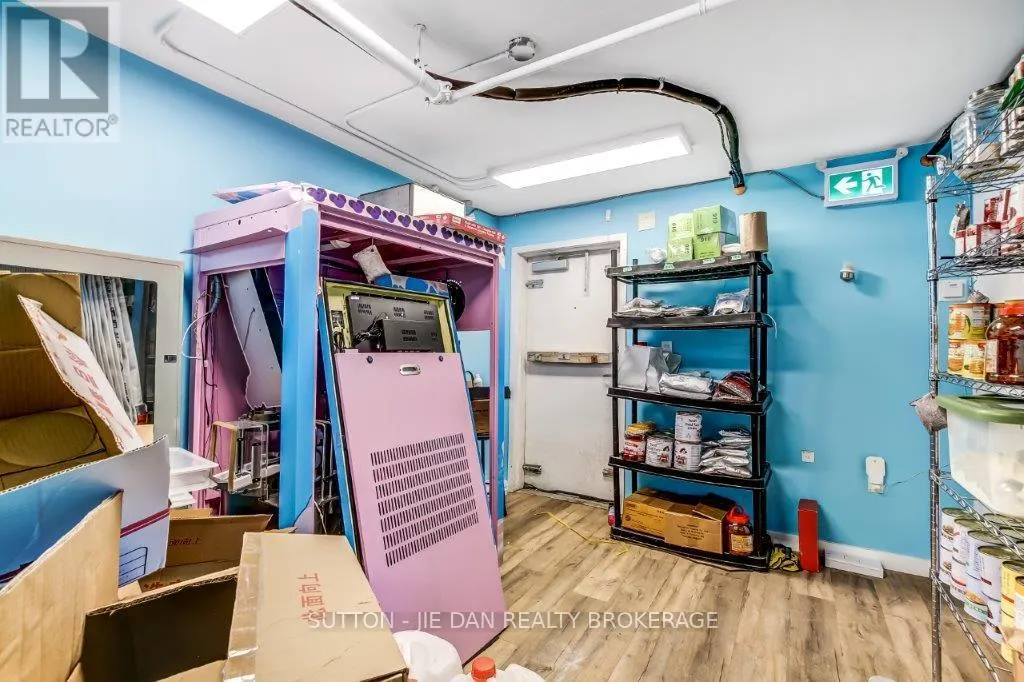 B - 189 DUNDAS STREET, #B