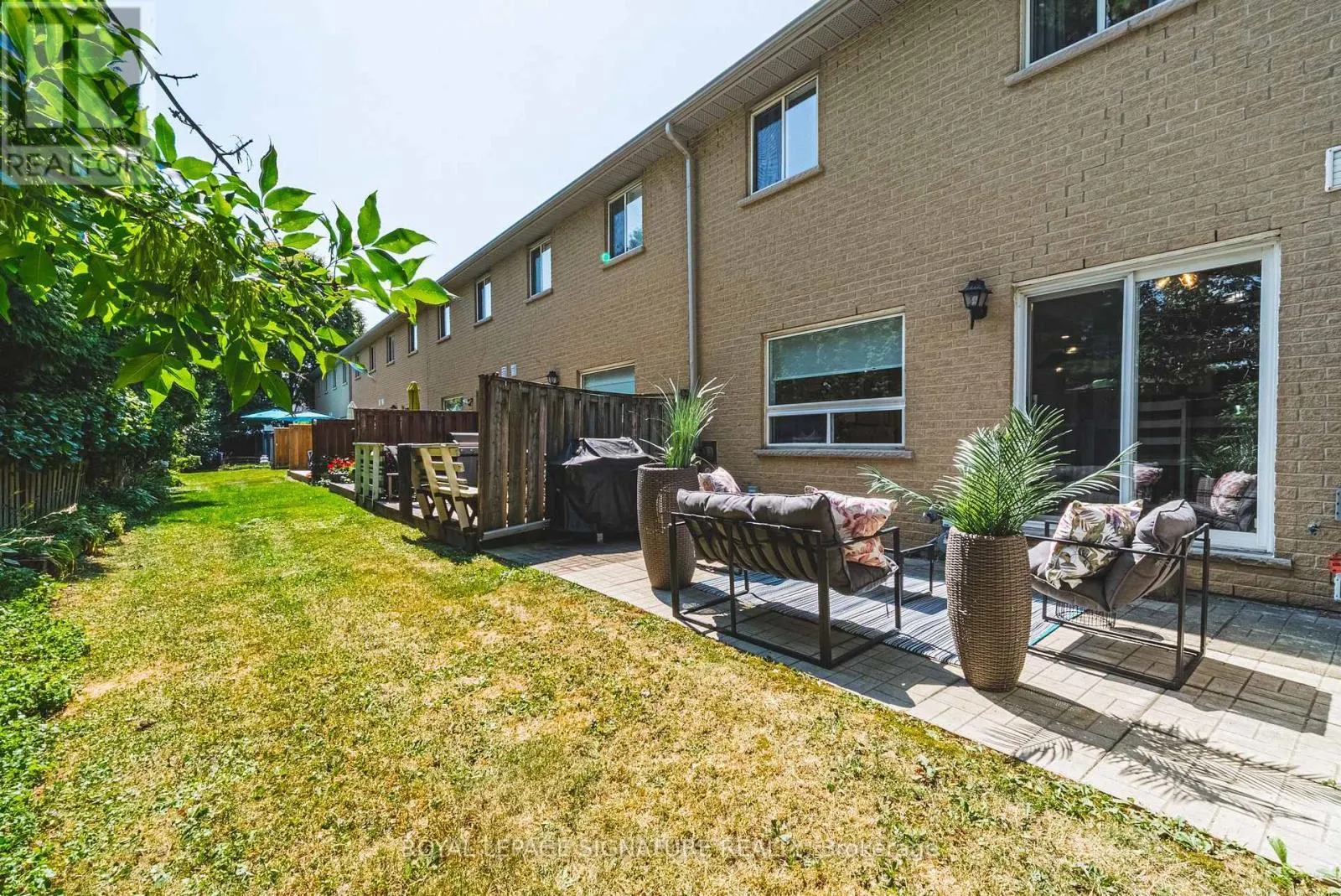 11 - 819 UPPER PARADISE ROAD