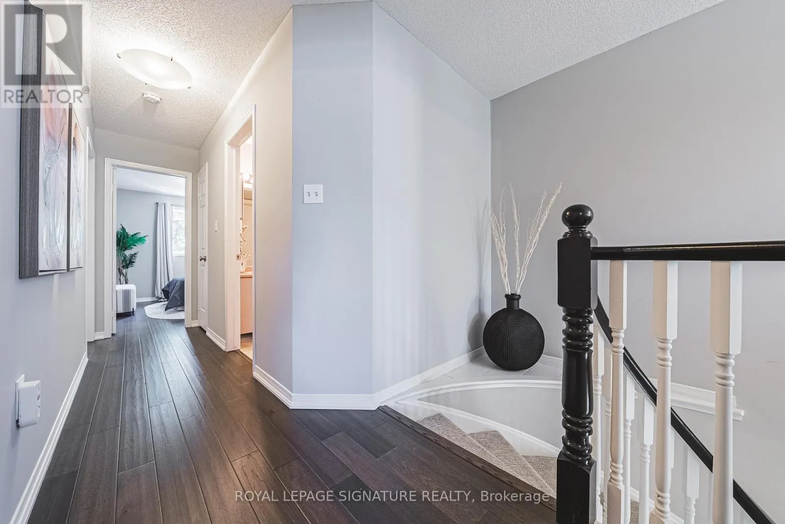 11 - 819 UPPER PARADISE ROAD