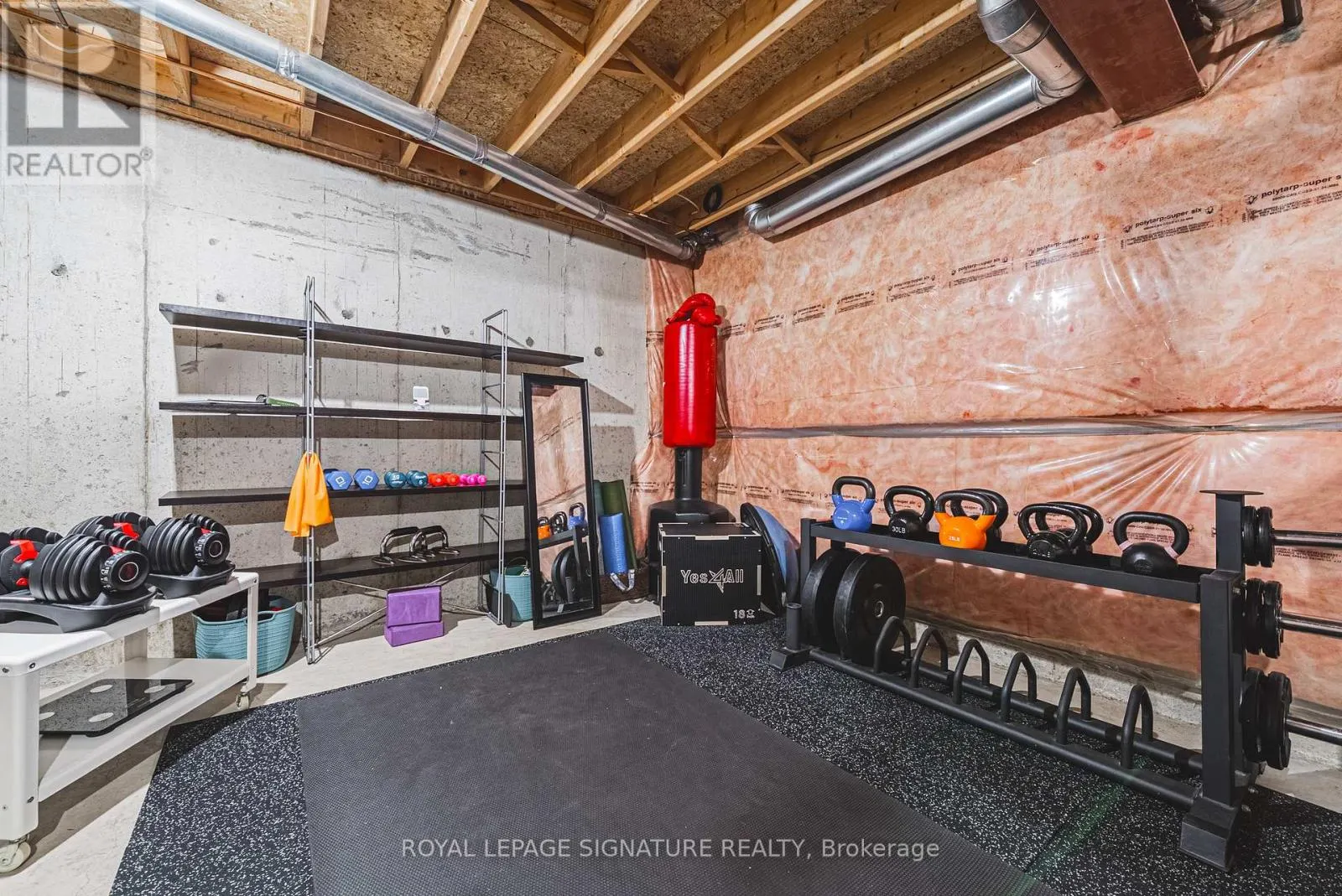 11 - 819 UPPER PARADISE ROAD