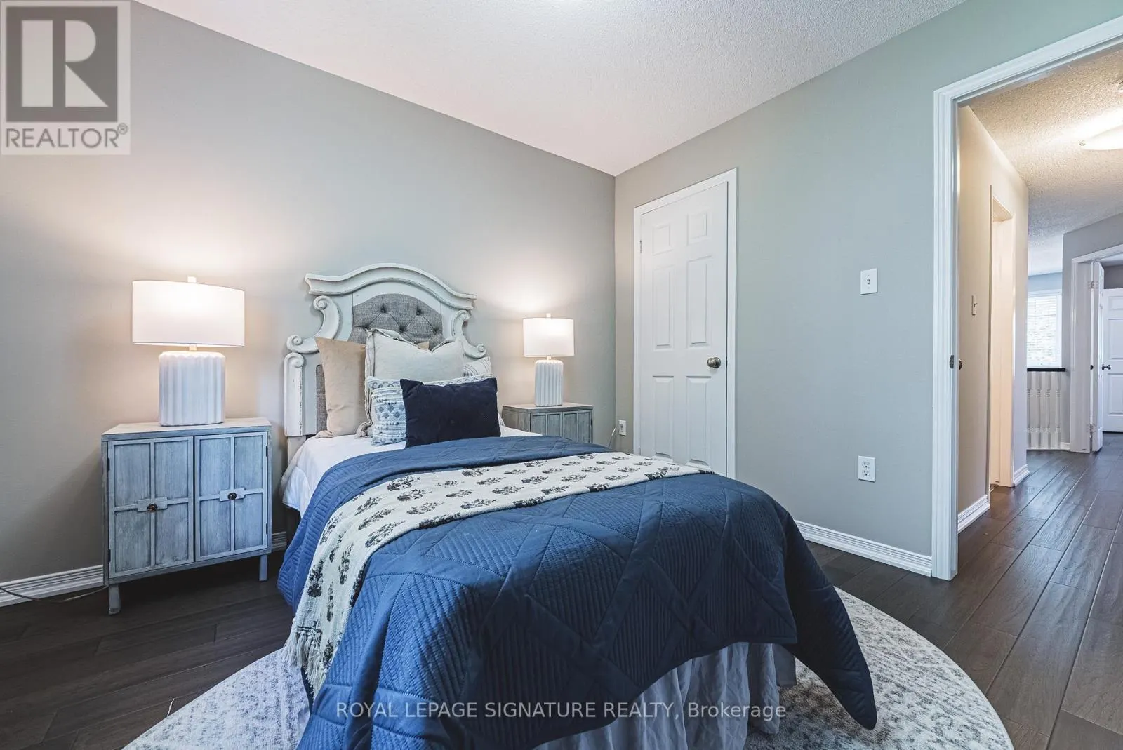 11 - 819 UPPER PARADISE ROAD