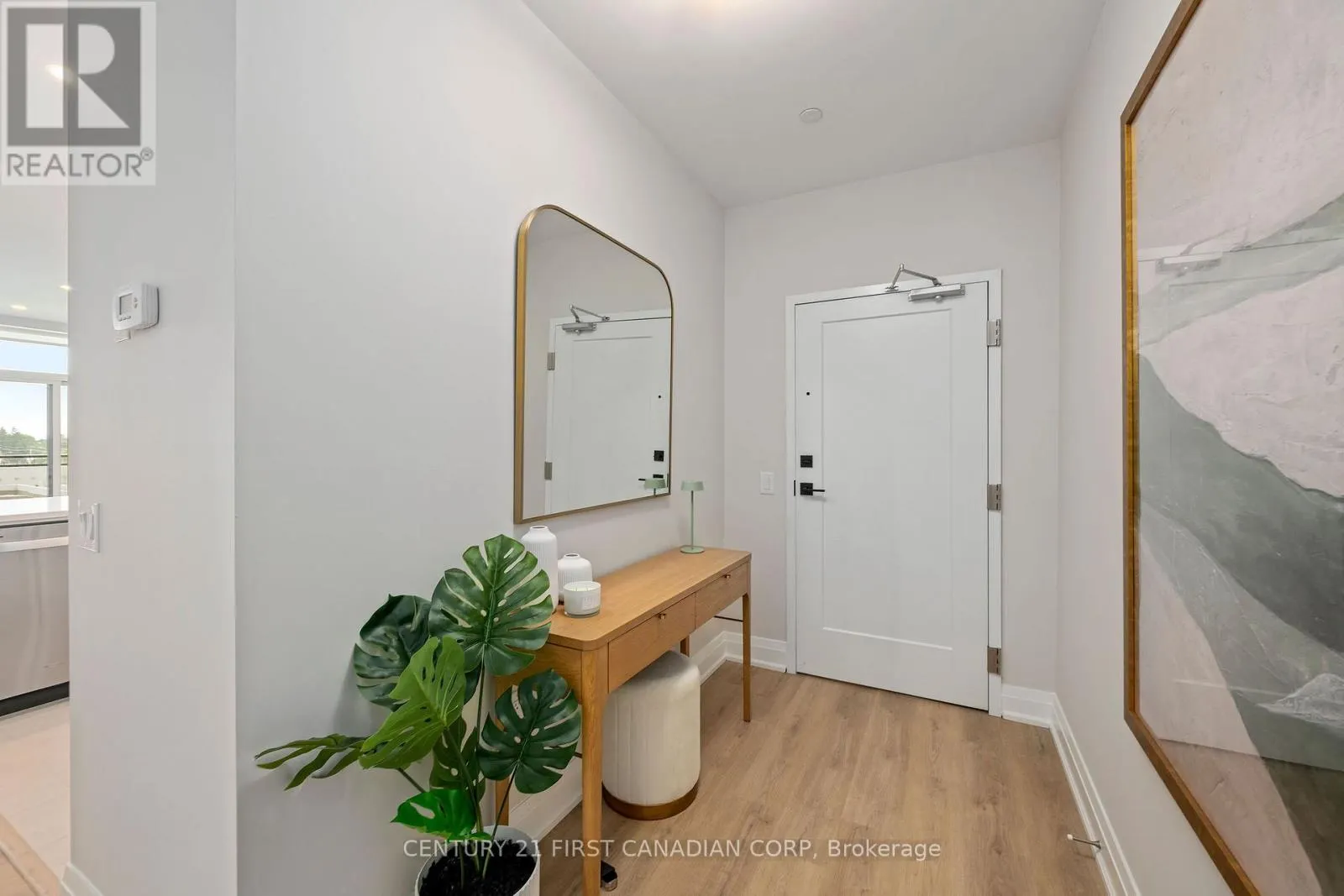 610 - 4286 KING STREET, #610
