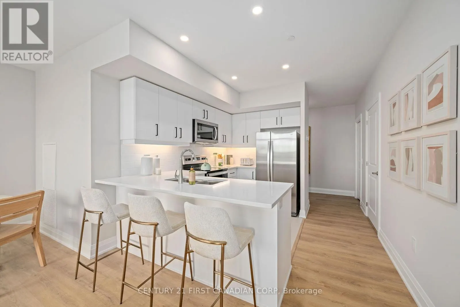 610 - 4286 KING STREET, #610