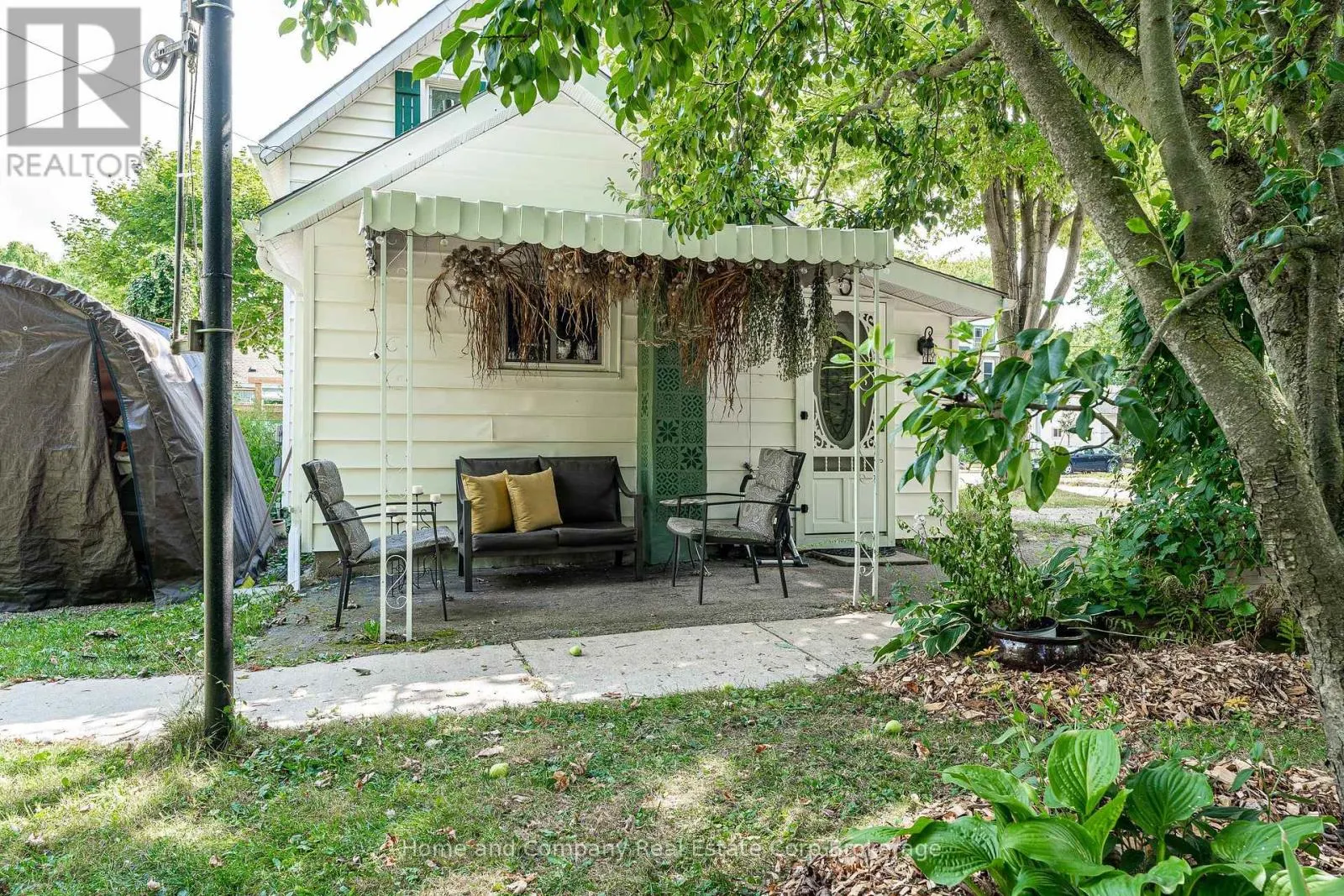 61 BLAKE STREET