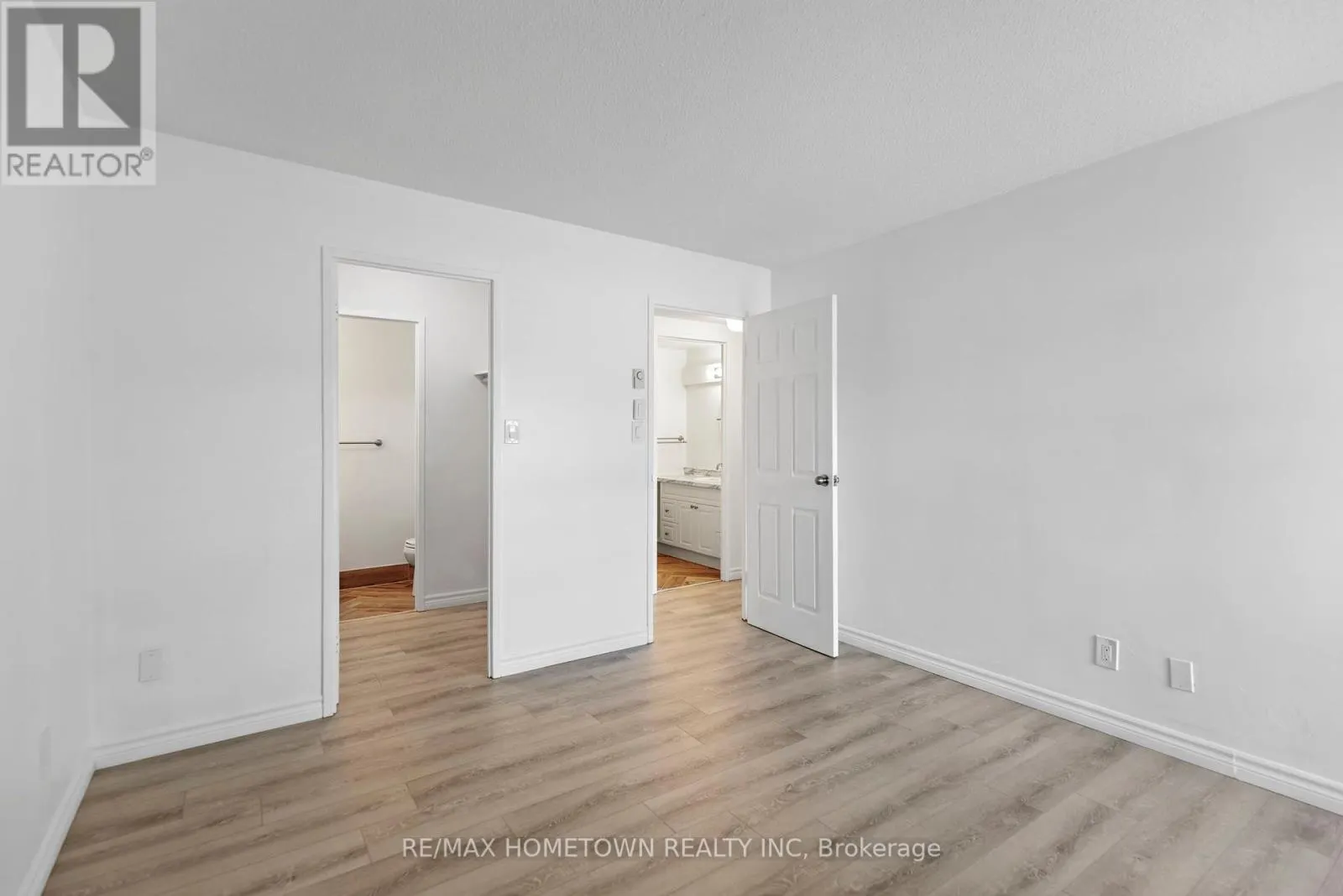 304 - 109 KING STREET E