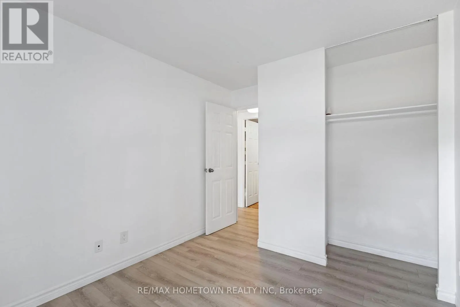 304 - 109 KING STREET E