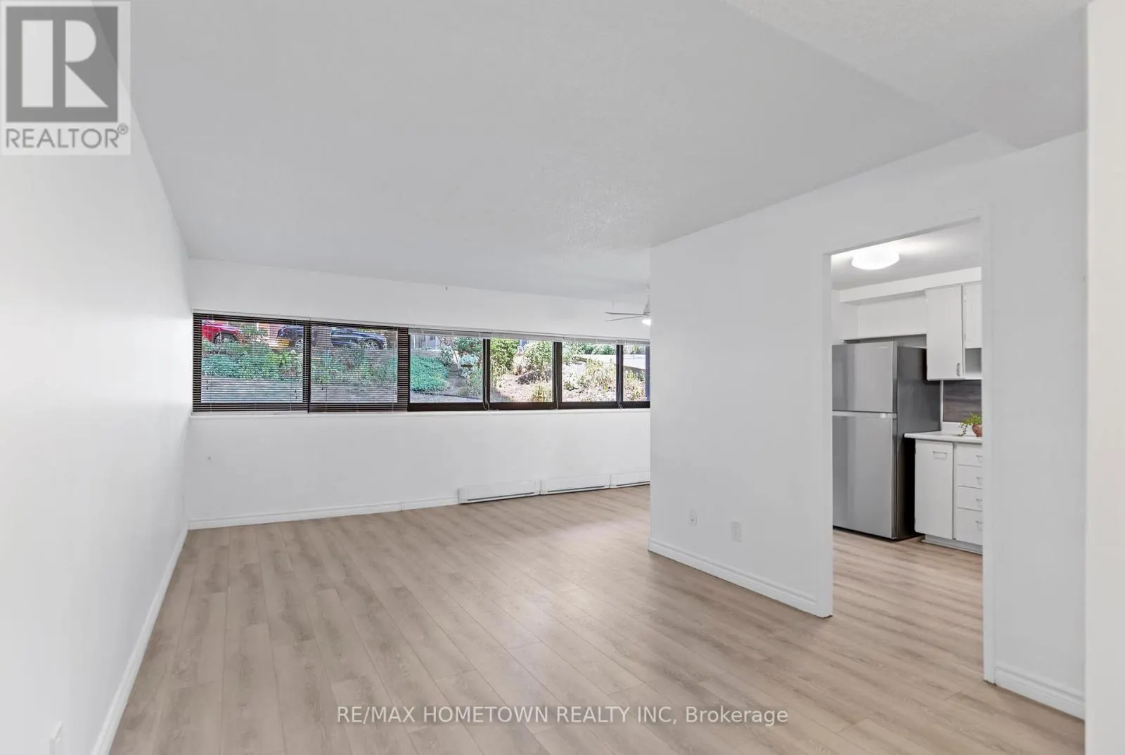 304 - 109 KING STREET E