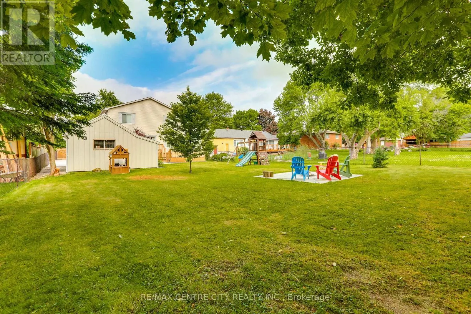 1018 WILLOW DRIVE