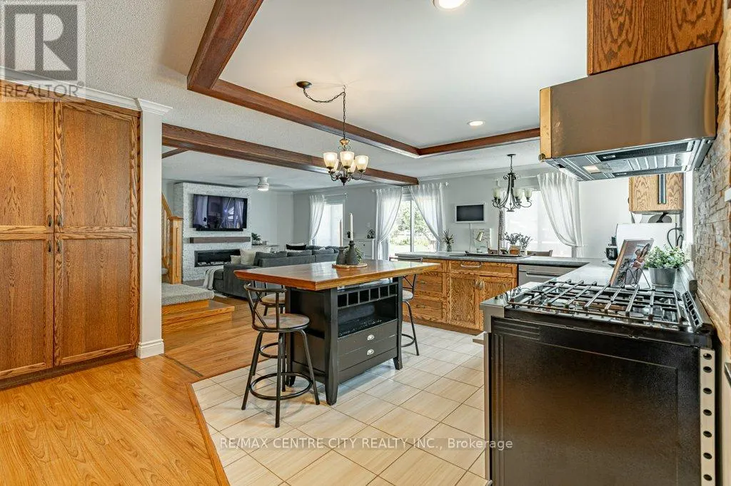 1018 WILLOW DRIVE