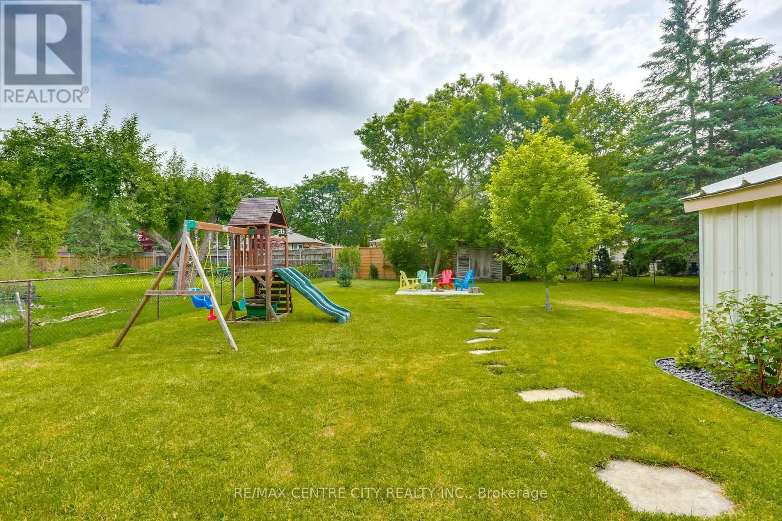 1018 WILLOW DRIVE