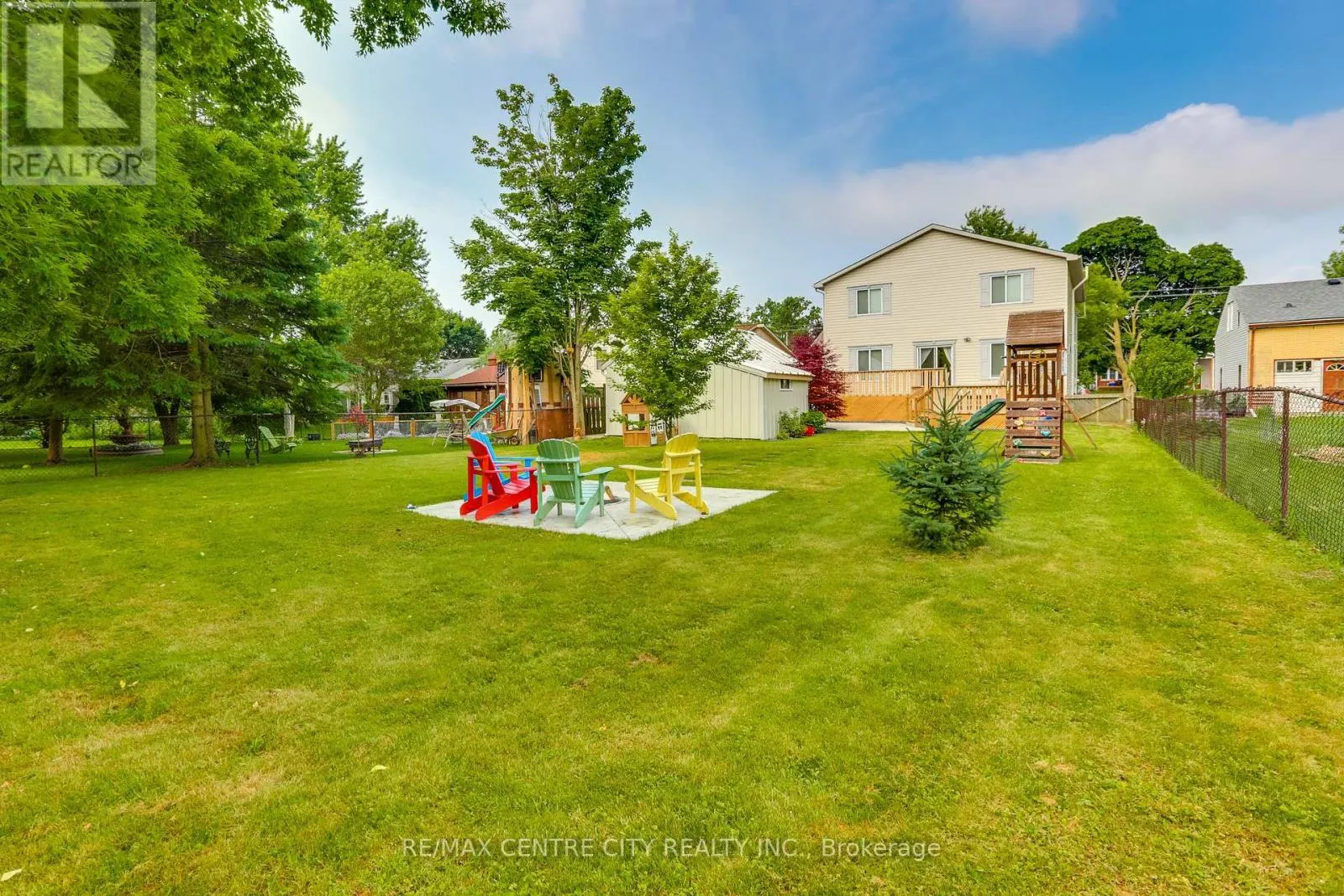 1018 WILLOW DRIVE