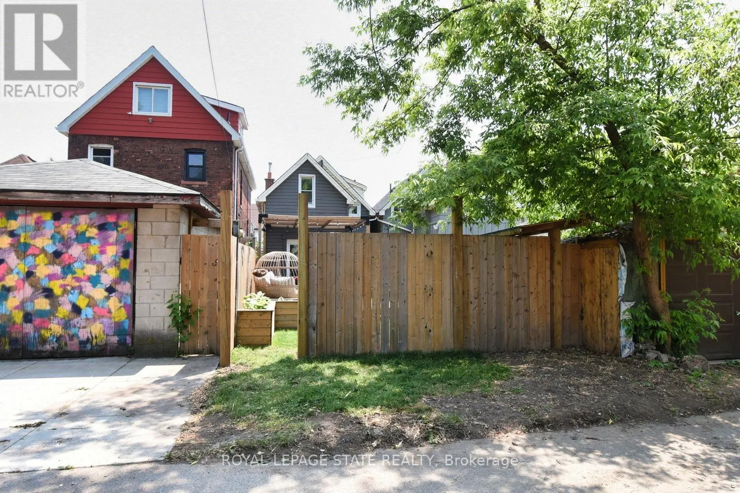 61 CHESTNUT AVENUE