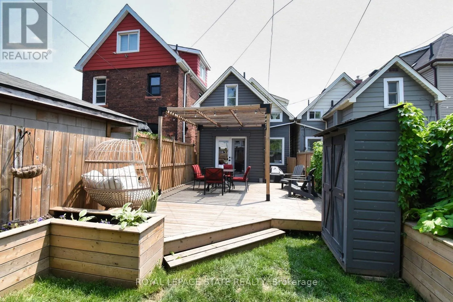 61 CHESTNUT AVENUE