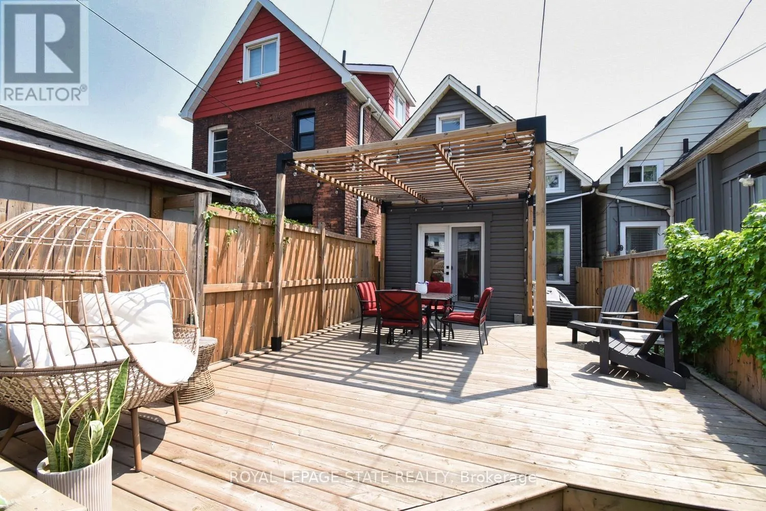 61 CHESTNUT AVENUE