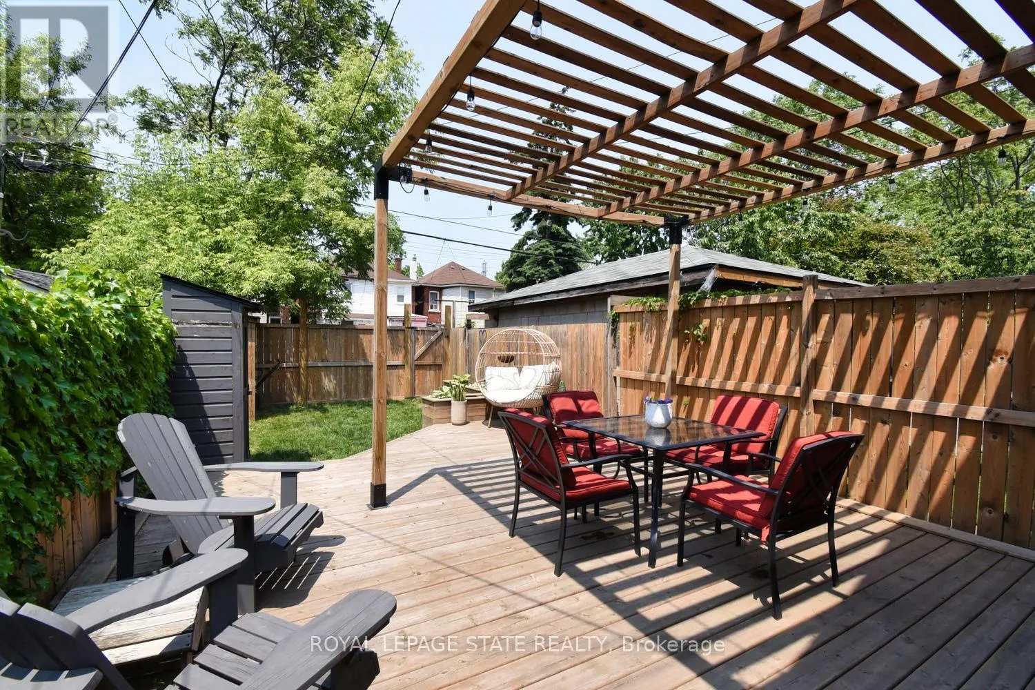 61 CHESTNUT AVENUE