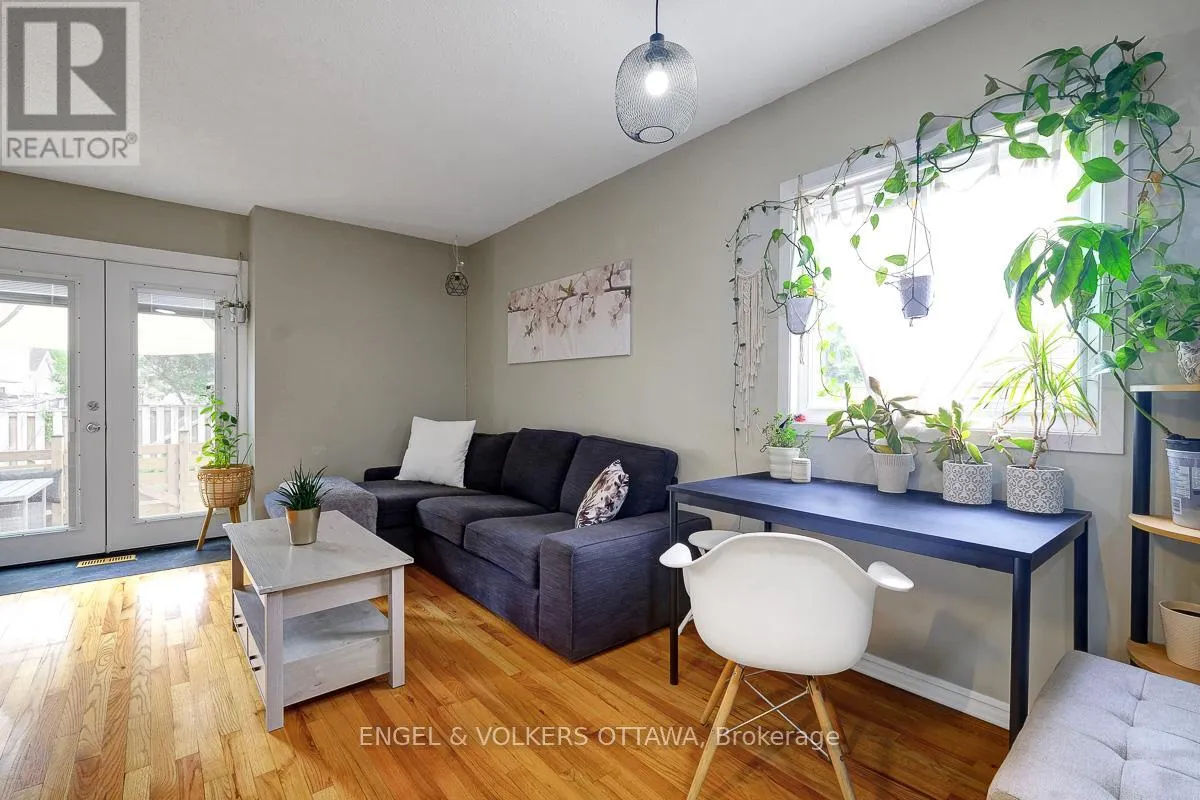 30 SOVEREIGN AVENUE