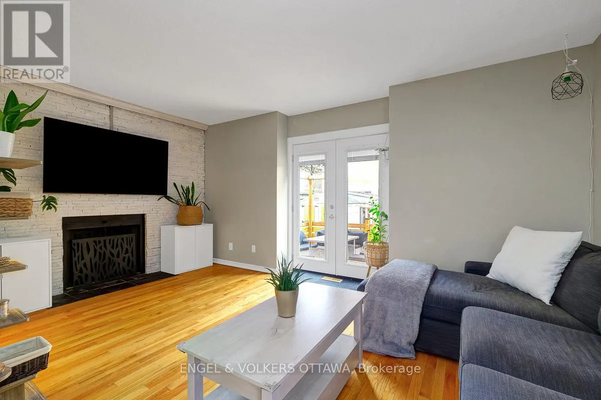 30 SOVEREIGN AVENUE