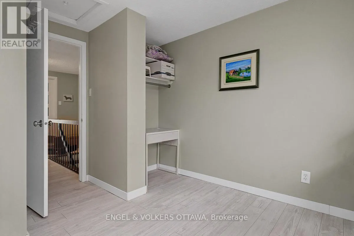 30 SOVEREIGN AVENUE