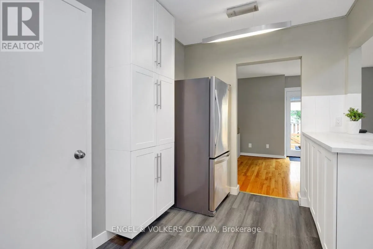 30 SOVEREIGN AVENUE