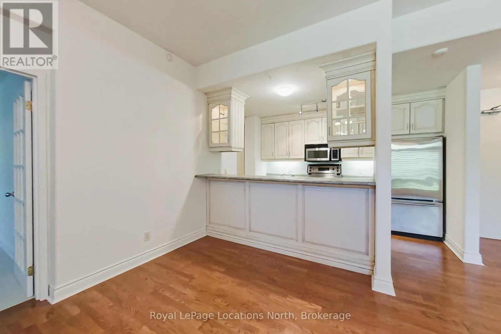 104 - 10 BAY STREET E, #104