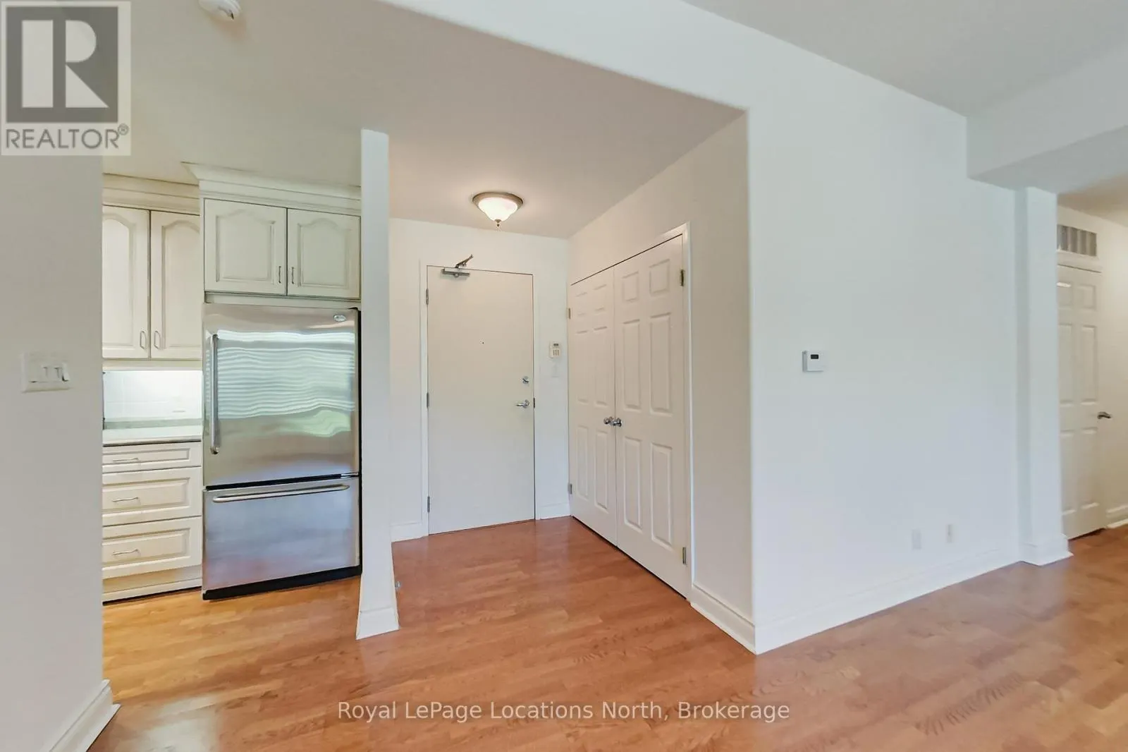 104 - 10 BAY STREET E, #104