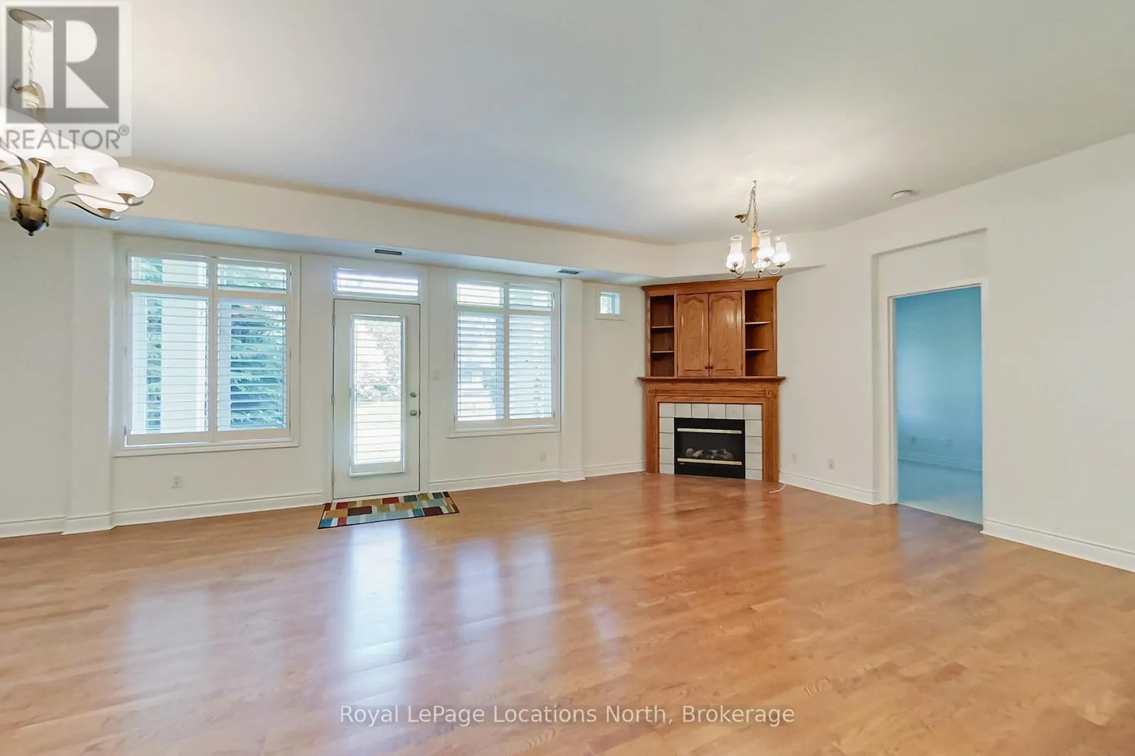 104 - 10 BAY STREET E, #104