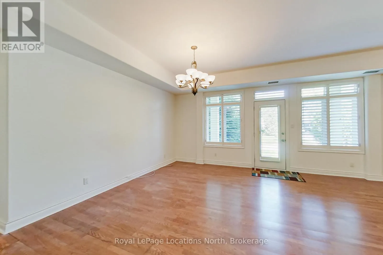 104 - 10 BAY STREET E, #104