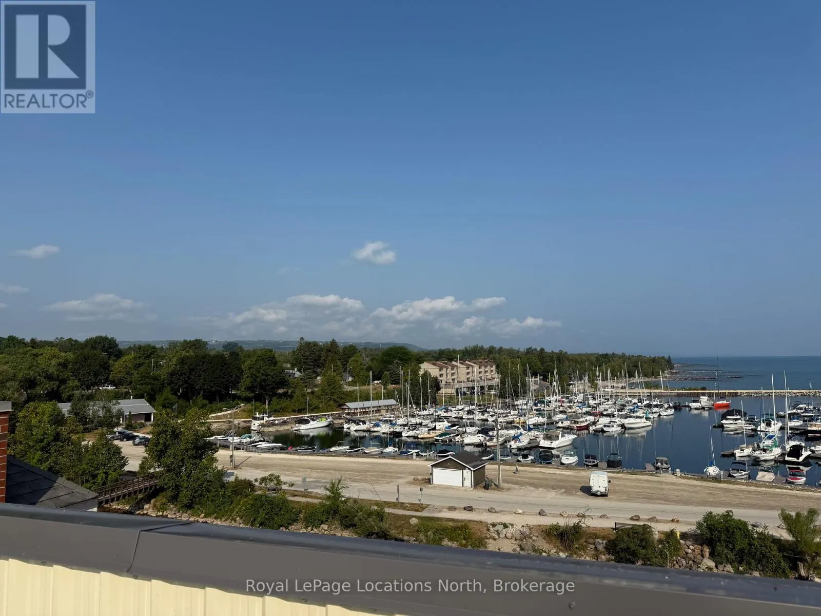 104 - 10 BAY STREET E, #104