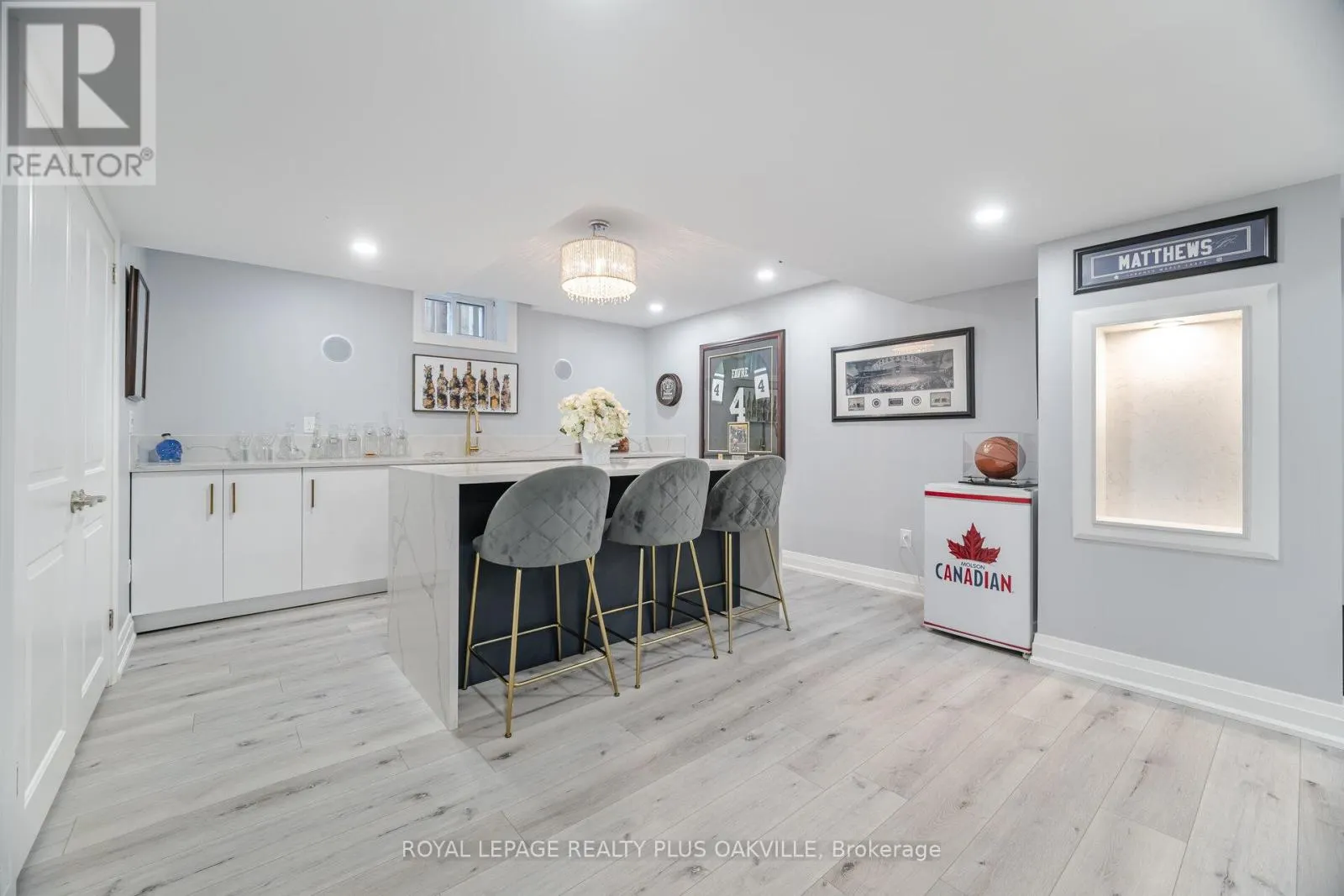 64 SUTHERLAND CRESCENT