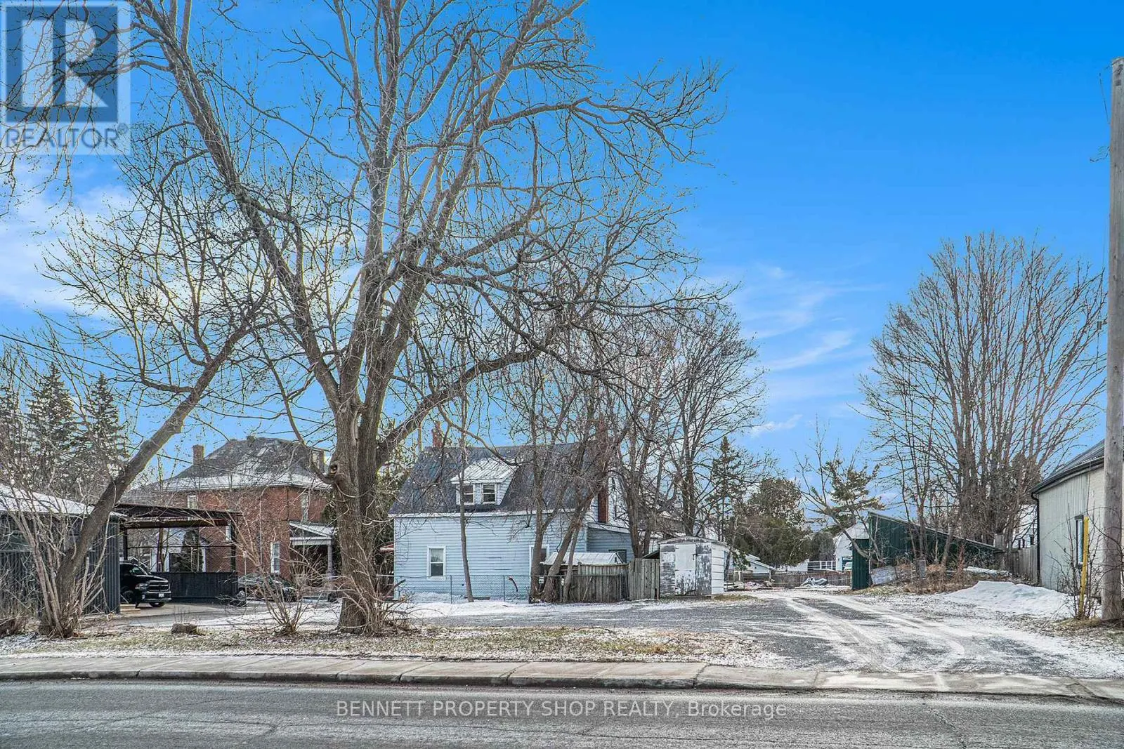 119 & 125 DANIEL STREET N