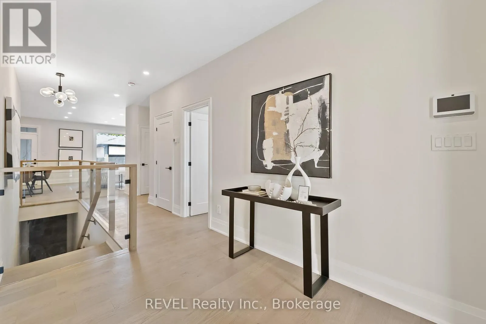 8 ACCURSI CRESCENT