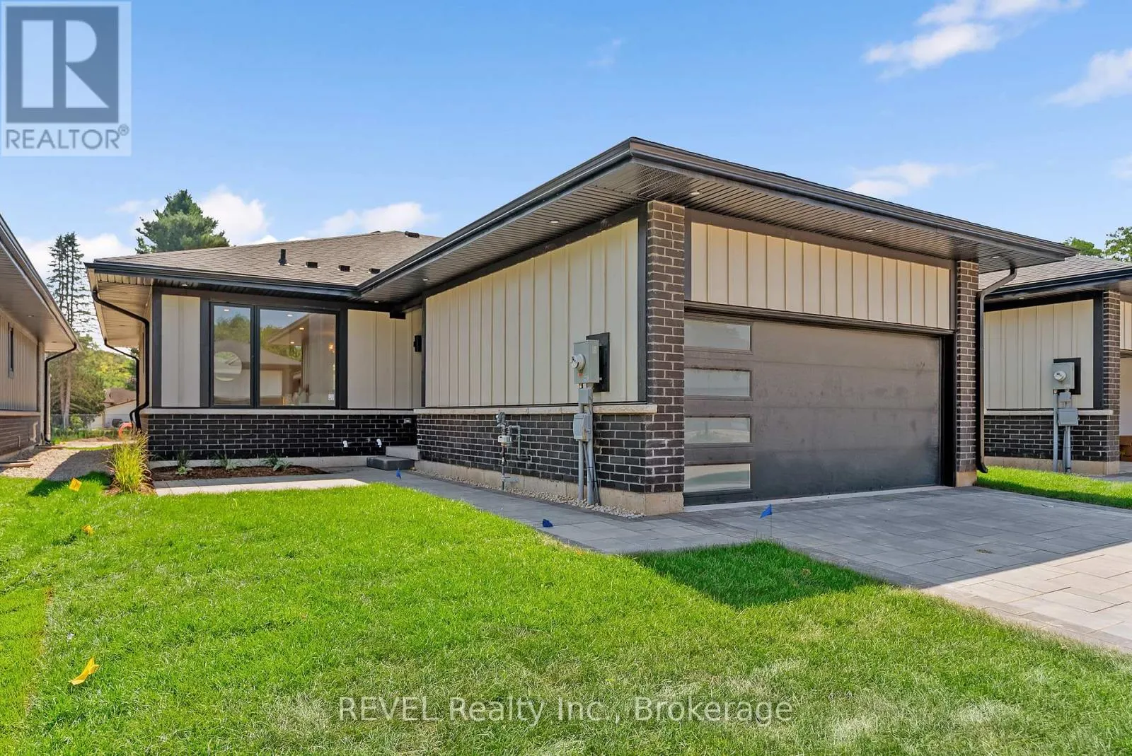 8 ACCURSI CRESCENT
