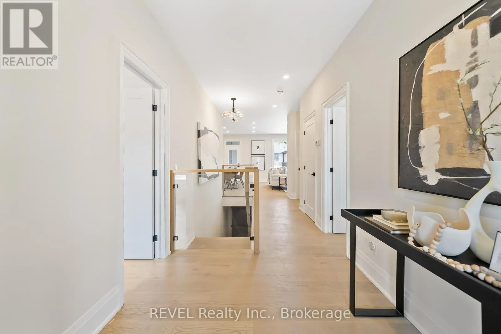 8 ACCURSI CRESCENT
